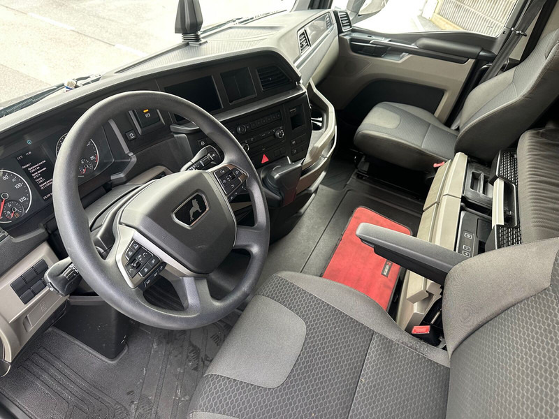 Vlačilec MAN TGX 18.510 4X2 LL SA Intarder Klima ACC: slika 6 Vlačilec MAN TGX 18.510 4X2 LL SA Intarder Klima ACC: slika 6