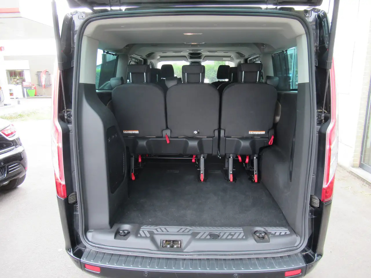 Ford Tourneo Custom 2.0 TDCi L2H1 - Potniški kombi: slika 5 Ford Tourneo Custom 2.0 TDCi L2H1 - Potniški kombi: slika 5