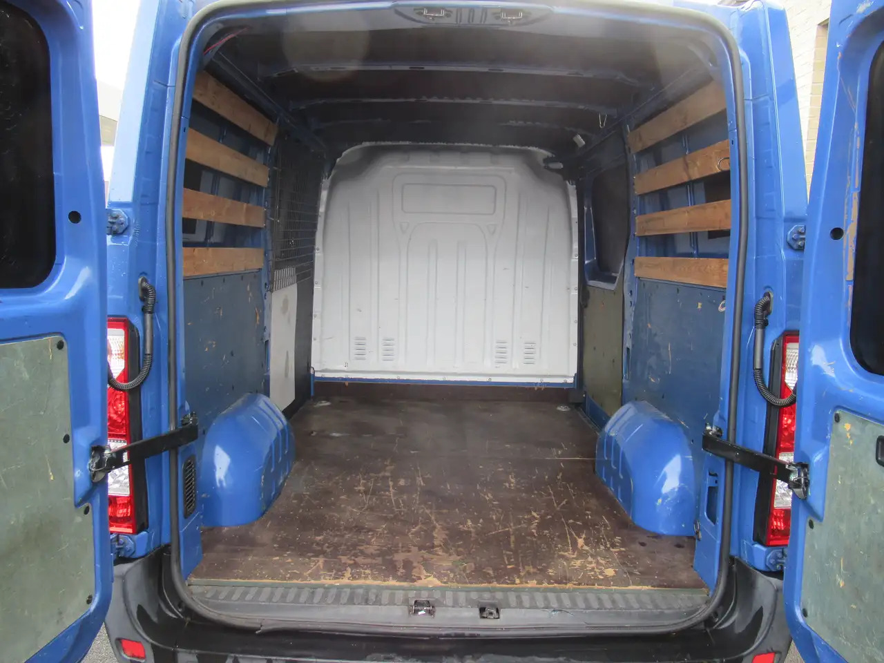 Opel Movano L1H1 - Furgon: slika 5 Opel Movano L1H1 - Furgon: slika 5