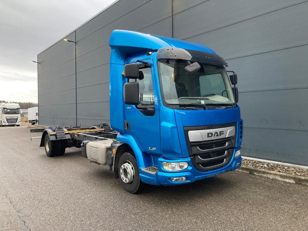 DAF LF 210 FA Standheizung / 5.00m Rd / 7.490kg DAF LF 210 FA Standheizung / 5.00m Rd / 7.490kg - Tovornjak s ponjavo: slika 1 DAF LF 210 FA Standheizung / 5.00m Rd / 7.490kg DAF LF 210 FA Standheizung / 5.00m Rd / 7.490kg - Tovornjak s ponjavo: slika 1