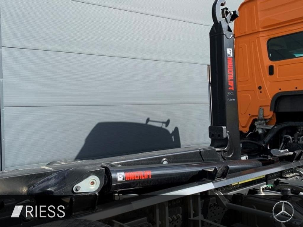 Mercedes-Benz 2551 L Abrollkipper mit HAD, gelenkter liftbarer - Tovornjak: slika 5 Mercedes-Benz 2551 L Abrollkipper mit HAD, gelenkter liftbarer - Tovornjak: slika 5