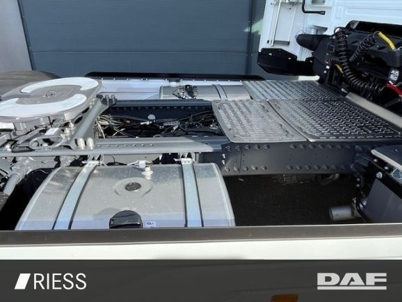 DAF XG 530 FT Alcoa Leder Vollluft Standklima - Vlačilec: slika 5 DAF XG 530 FT Alcoa Leder Vollluft Standklima - Vlačilec: slika 5