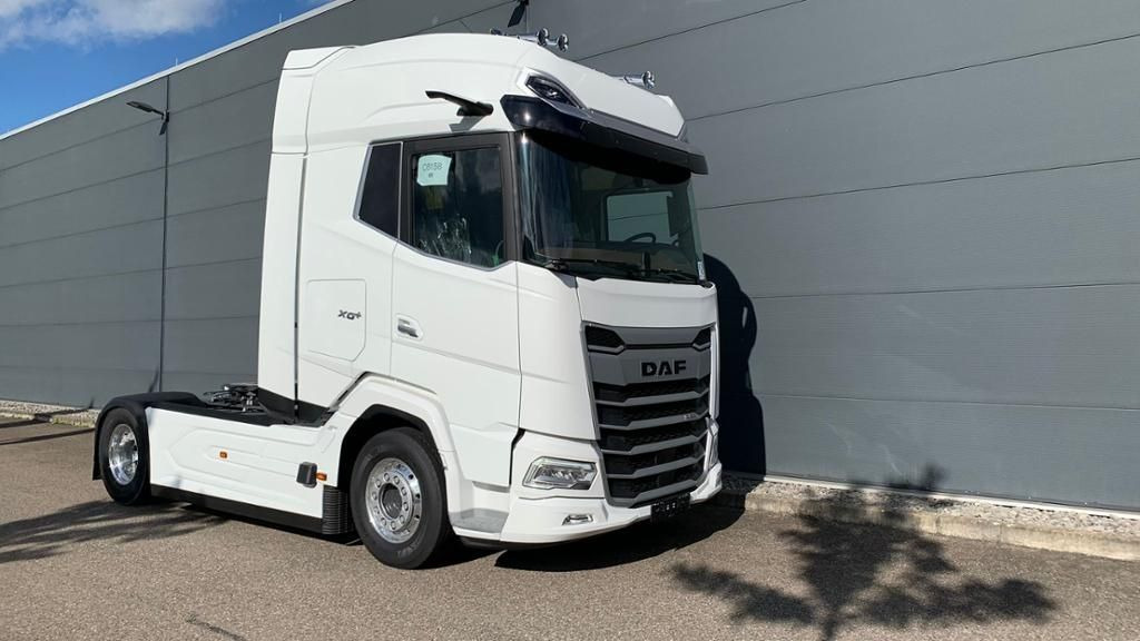 DAF XG+ 530 FT Leder Alcoa Vollluft Standklima - Vlačilec: slika 1 DAF XG+ 530 FT Leder Alcoa Vollluft Standklima - Vlačilec: slika 1