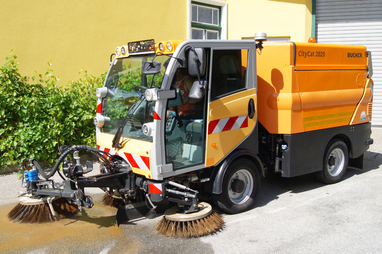 BUCHER BUCHER CityCat 2020 XL/Euro 6/L + R Kehrmaschine/Frontbesen - Vozilo za pometanje: slika 2 BUCHER BUCHER CityCat 2020 XL/Euro 6/L + R Kehrmaschine/Frontbesen - Vozilo za pometanje: slika 2