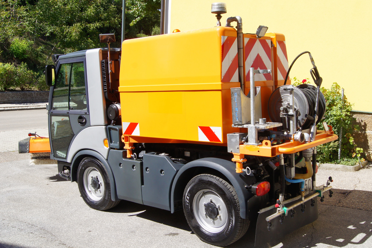 MULTICAR TREMO X56 Carrier CS/4x4/Euro 5/Besen/Wasserfass - Vozilo za zimsko službo: slika 3 MULTICAR TREMO X56 Carrier CS/4x4/Euro 5/Besen/Wasserfass - Vozilo za zimsko službo: slika 3