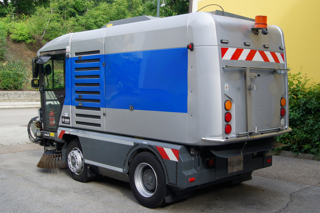 RAVO 560 /EURO 6/TÜV/3.Kehrbesen/Recyclingsystem - Vozilo za pometanje: slika 4 RAVO 560 /EURO 6/TÜV/3.Kehrbesen/Recyclingsystem - Vozilo za pometanje: slika 4