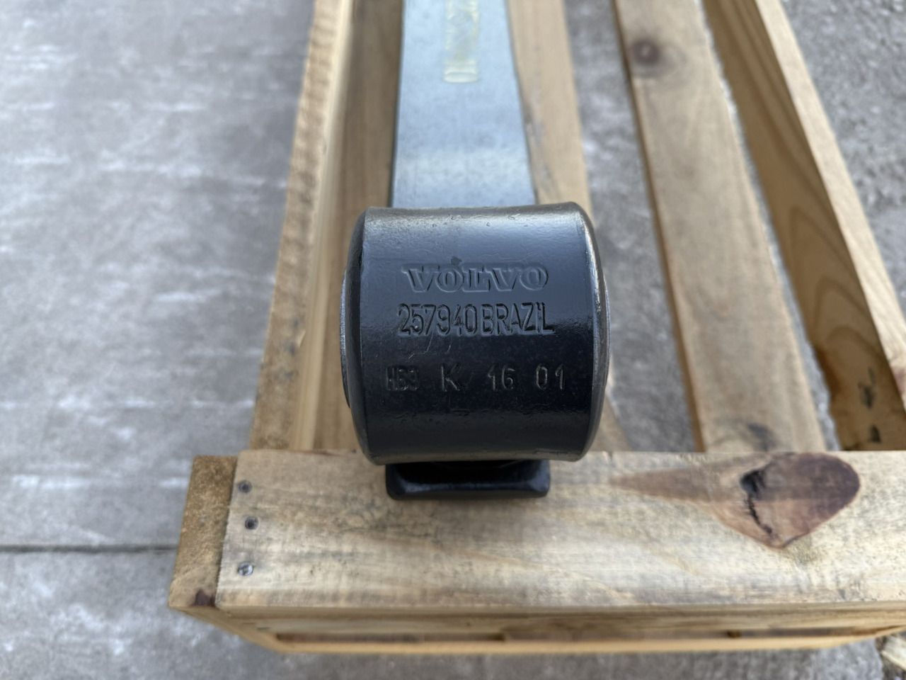 VOLVO FRONT SPRING 257940 - Rezervni deli za Tovornjak: slika 4 VOLVO FRONT SPRING 257940 - Rezervni deli za Tovornjak: slika 4