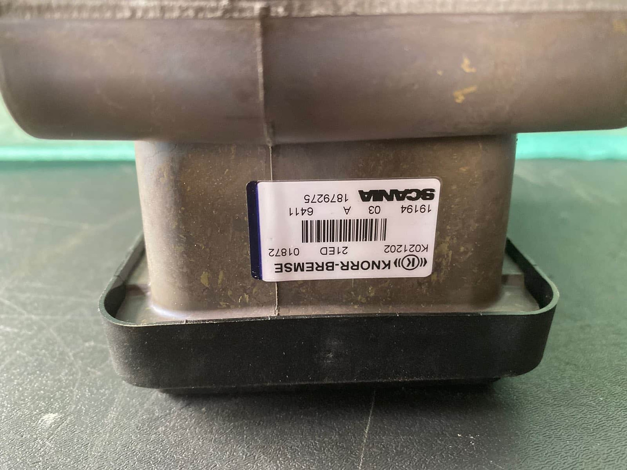 SCANIA AIR VALVE 1879280, 1879275 - Zavorni ventil za Tovornjak: slika 2 SCANIA AIR VALVE 1879280, 1879275 - Zavorni ventil za Tovornjak: slika 2