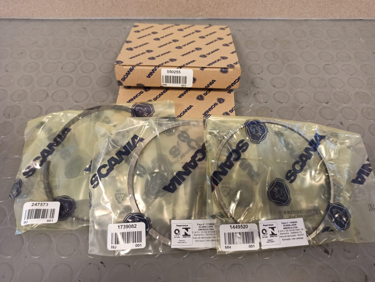 SCANIA PISTON RING KIT - 550255 - Bati/ Obroči/ Puše za Tovornjak: slika 1 SCANIA PISTON RING KIT - 550255 - Bati/ Obroči/ Puše za Tovornjak: slika 1