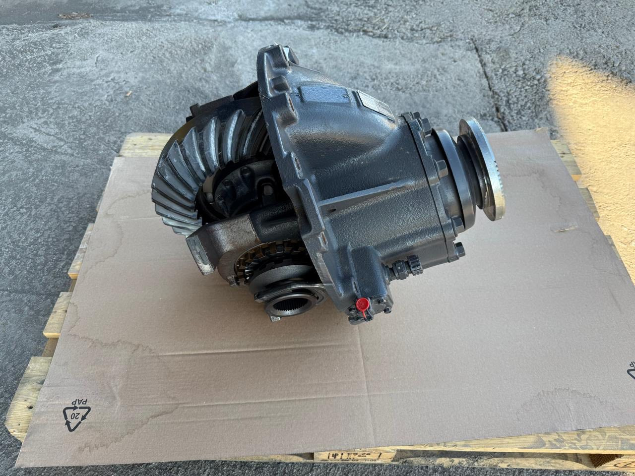 VOLVO Differential Groups 20701332 / 20487379 - Os in deli za Tovornjak: slika 3 VOLVO Differential Groups 20701332 / 20487379 - Os in deli za Tovornjak: slika 3