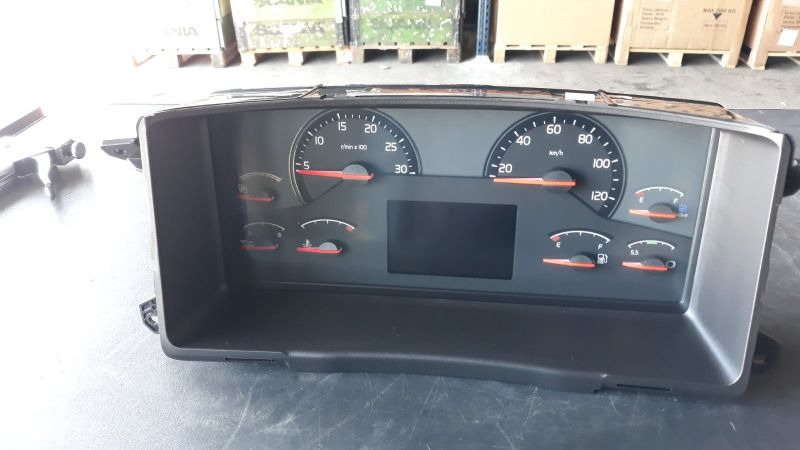 VOLVO INSTRUMENT CLUSTER 22174398 - Armaturna plošča za Tovornjak: slika 1 VOLVO INSTRUMENT CLUSTER 22174398 - Armaturna plošča za Tovornjak: slika 1