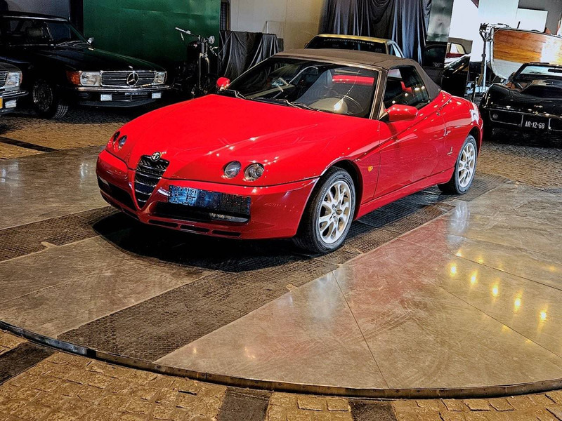 Alfa Romeo Spider (916 - update 3) _ 2.0 TS - Limuzina: slika 3 Alfa Romeo Spider (916 - update 3) _ 2.0 TS - Limuzina: slika 3
