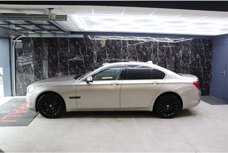 BMW 7 Serie 750i XDRIVE - Limuzina: slika 2 BMW 7 Serie 750i XDRIVE - Limuzina: slika 2