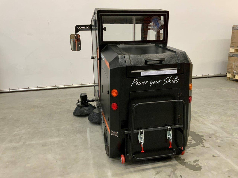 Daewoo DAS100 - Vozilo za pometanje: slika 5 Daewoo DAS100 - Vozilo za pometanje: slika 5