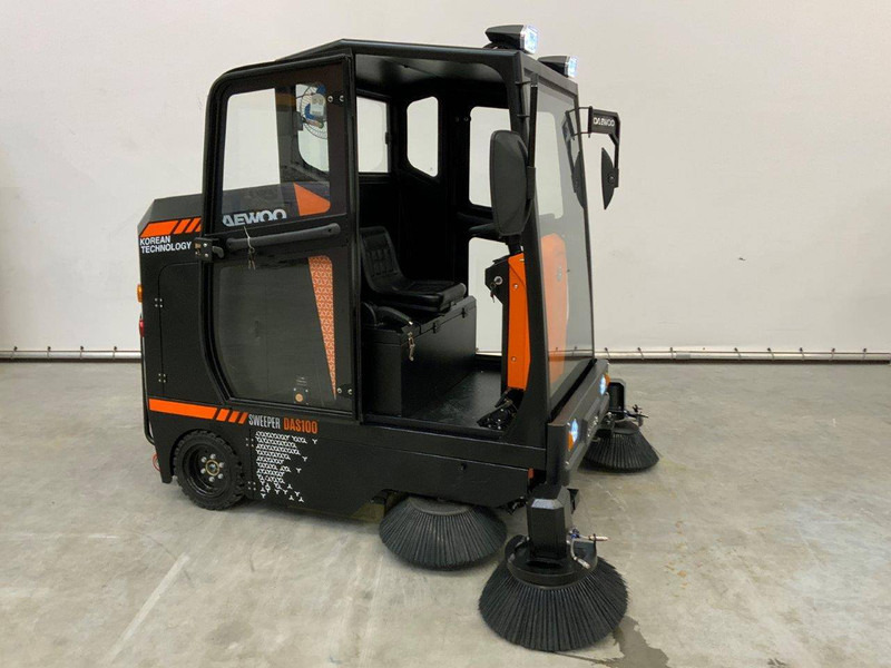 Daewoo DAS100 - Vozilo za pometanje: slika 1 Daewoo DAS100 - Vozilo za pometanje: slika 1