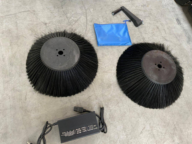 Daewoo Das80 Zit - Vozilo za pometanje: slika 5 Daewoo Das80 Zit - Vozilo za pometanje: slika 5