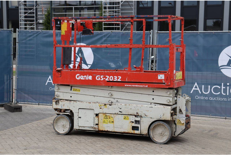 Genie GS-2032 - Škarjasta dvižna ploščad: slika 3 Genie GS-2032 - Škarjasta dvižna ploščad: slika 3