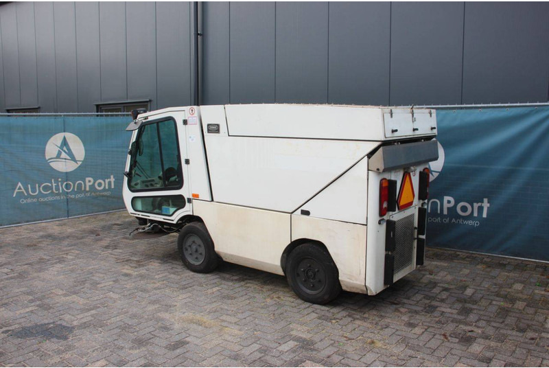 HMF 214 - Vozilo za pometanje: slika 3 HMF 214 - Vozilo za pometanje: slika 3