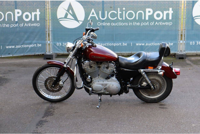 Harley-Davidson Sportster XL883 - Motorno kolo: slika 2 Harley-Davidson Sportster XL883 - Motorno kolo: slika 2