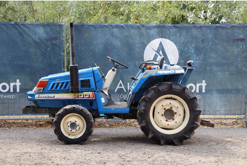 Iseki TU180F - Traktor: slika 2 Iseki TU180F - Traktor: slika 2