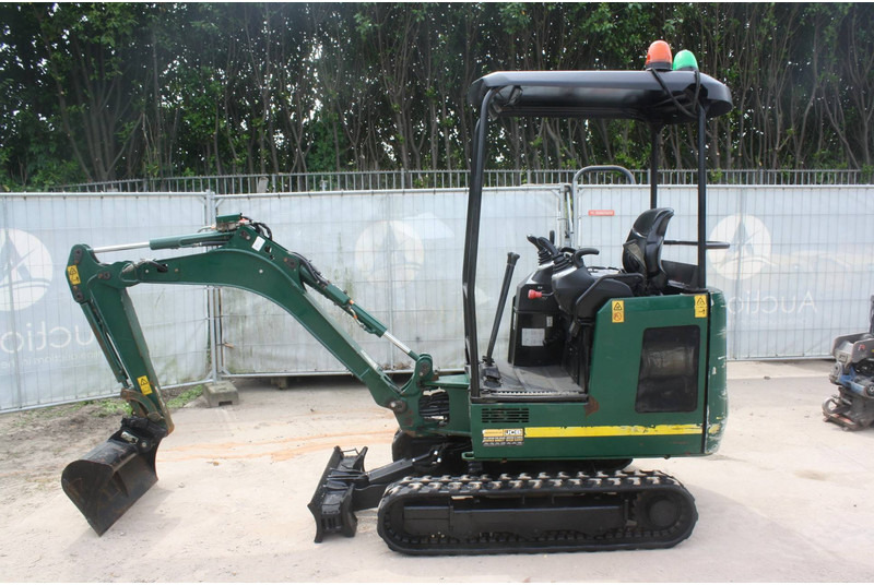 JCB 16C-1 T3 - Mini bager: slika 2 JCB 16C-1 T3 - Mini bager: slika 2