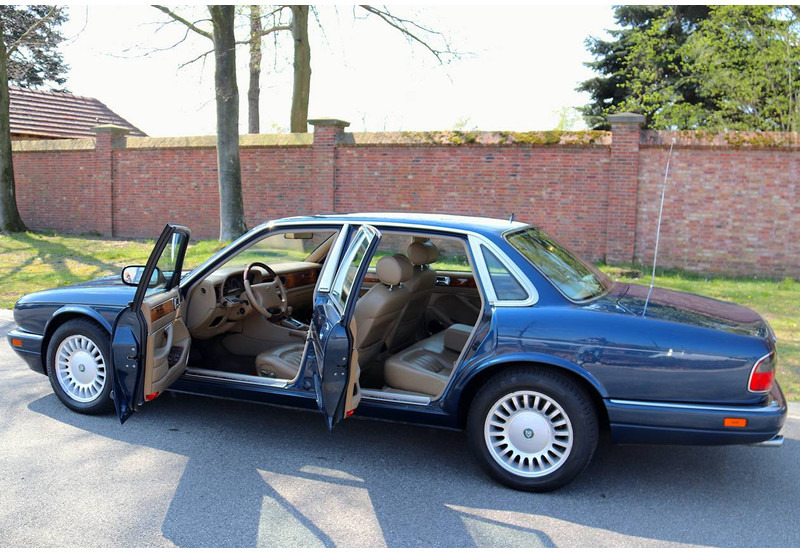 Jaguar XJ Sovereign 4.0 - Limuzina: slika 3 Jaguar XJ Sovereign 4.0 - Limuzina: slika 3