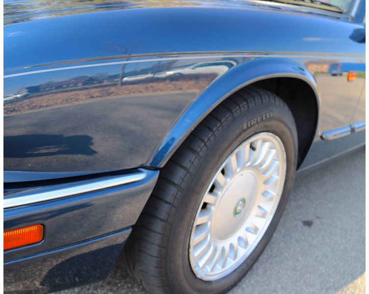 Jaguar XJ Sovereign 4.0 - Limuzina: slika 4 Jaguar XJ Sovereign 4.0 - Limuzina: slika 4