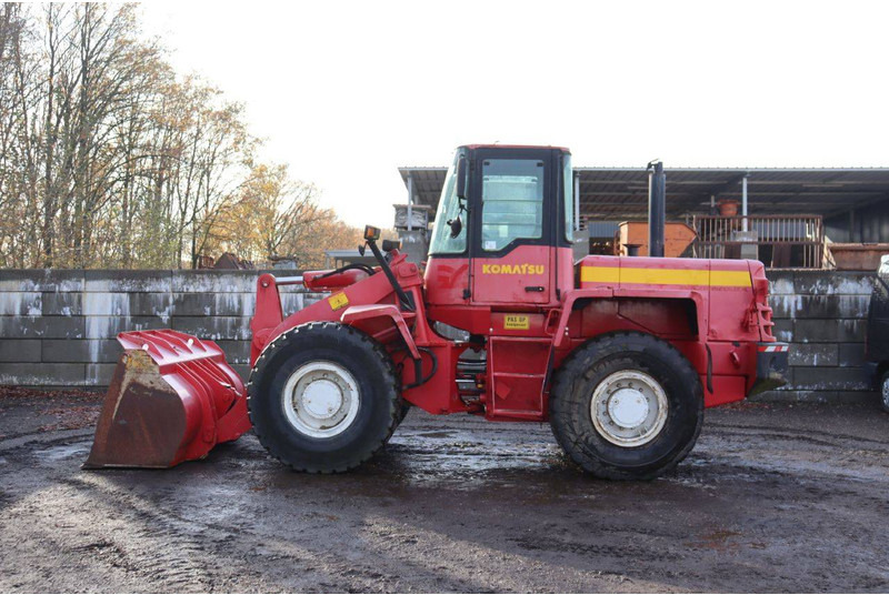 Komatsu WA 270-3 - Kolesni nakladalec: slika 2 Komatsu WA 270-3 - Kolesni nakladalec: slika 2