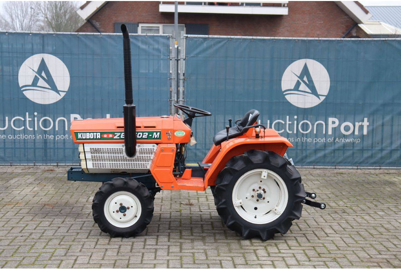 Kubota B1502DT - Traktor: slika 2 Kubota B1502DT - Traktor: slika 2