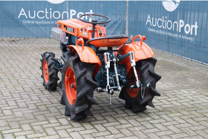 Kubota B7000 - Traktor: slika 4 Kubota B7000 - Traktor: slika 4