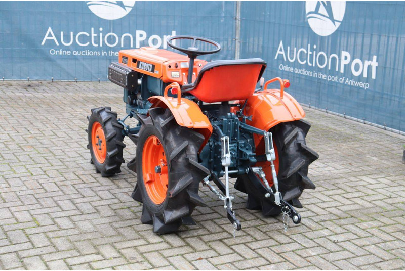 Kubota B7000 - Traktor: slika 4 Kubota B7000 - Traktor: slika 4