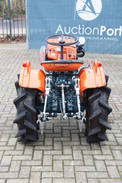 Kubota B7000 - Traktor: slika 5 Kubota B7000 - Traktor: slika 5