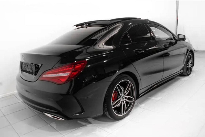 Mercedes-Benz CLA-Klasse (C117 - update) 180 Automatic - Limuzina: slika 3 Mercedes-Benz CLA-Klasse (C117 - update) 180 Automatic - Limuzina: slika 3