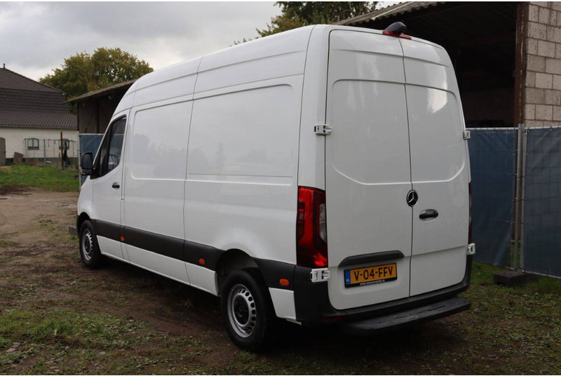 Mercedes-Benz Sprinter - Furgon: slika 4 Mercedes-Benz Sprinter - Furgon: slika 4