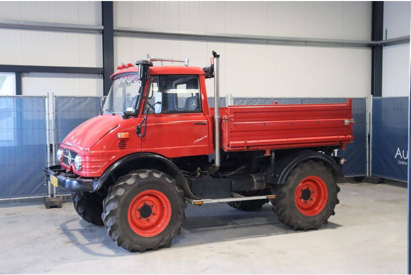 Mercedes-Benz Unimog 406 - Tovornjak s kesonom: slika 1 Mercedes-Benz Unimog 406 - Tovornjak s kesonom: slika 1