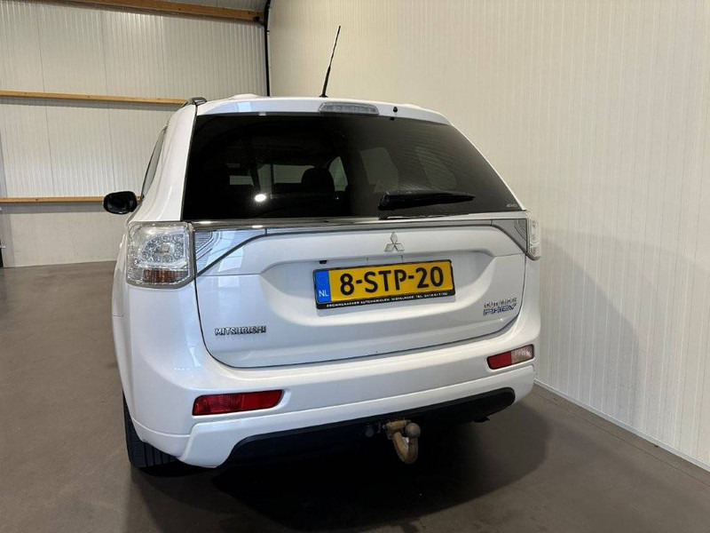 Mitsubishi Outlander PHEV SUV - SUV: slika 4 Mitsubishi Outlander PHEV SUV - SUV: slika 4