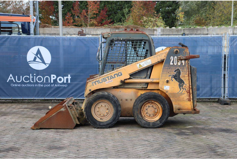 Mustang 2054 - Kolesni nakladalec: slika 2 Mustang 2054 - Kolesni nakladalec: slika 2