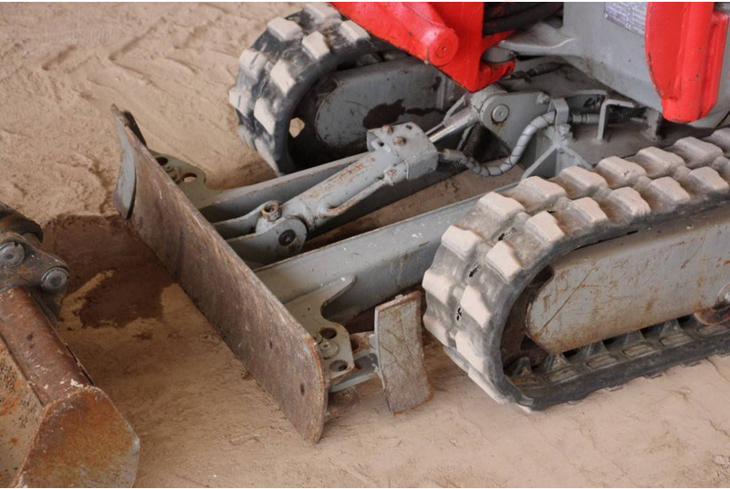 Mini bager Neuson 803: slika 13