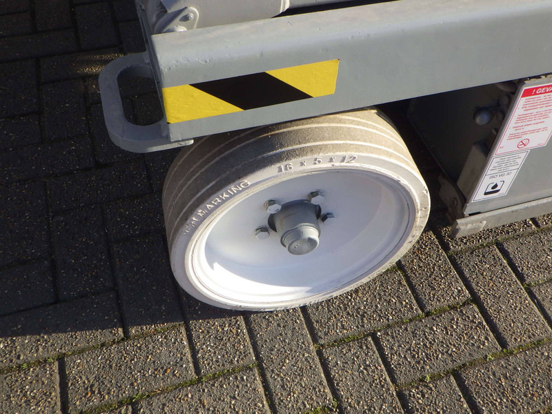 Škarjasta dvižna ploščad Skyjack SJ4632: slika 6 Škarjasta dvižna ploščad Skyjack SJ4632: slika 6