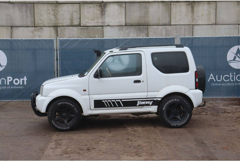 Suzuki Jimny - SUV: slika 2 Suzuki Jimny - SUV: slika 2