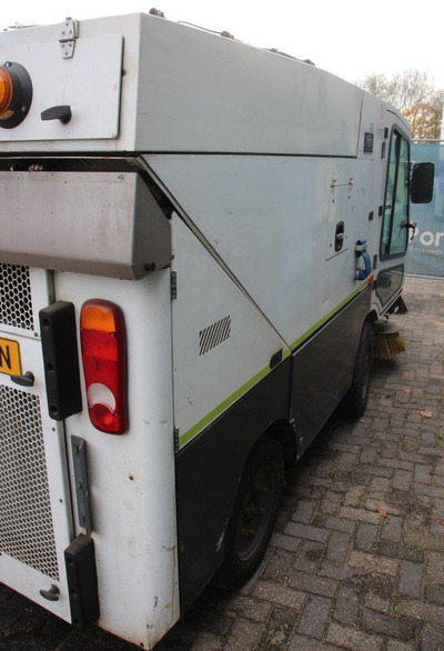 TENNANT A60 - Vozilo za pometanje: slika 5 TENNANT A60 - Vozilo za pometanje: slika 5