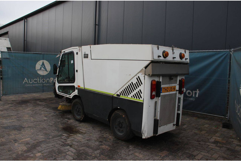 TENNANT A60 - Vozilo za pometanje: slika 3 TENNANT A60 - Vozilo za pometanje: slika 3