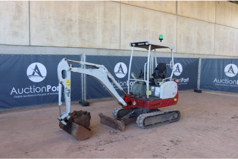 Mini bager Takeuchi TB216: slika 8 Mini bager Takeuchi TB216: slika 8