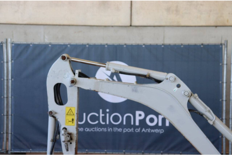 Mini bager Takeuchi TB216: slika 11 Mini bager Takeuchi TB216: slika 11