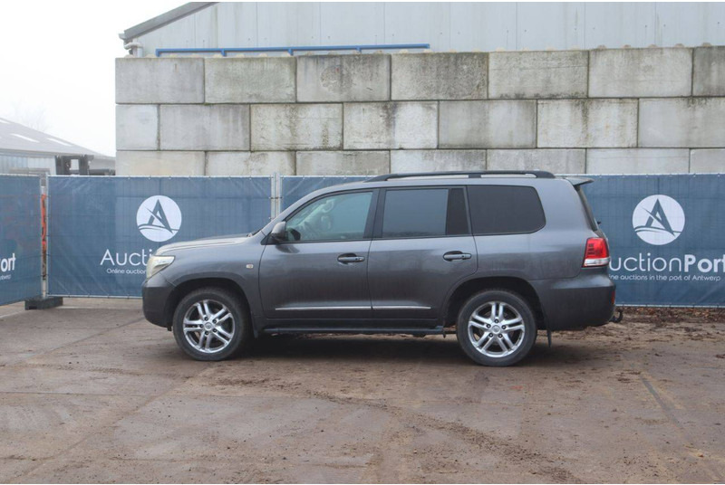Toyota LANDCRUISER (200 SERIES) - SUV: slika 3 Toyota LANDCRUISER (200 SERIES) - SUV: slika 3