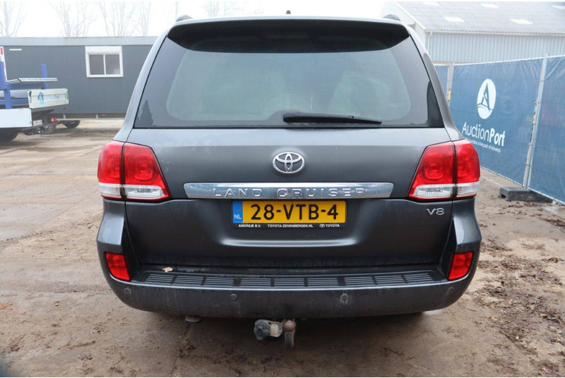 Toyota LANDCRUISER (200 SERIES) - SUV: slika 5 Toyota LANDCRUISER (200 SERIES) - SUV: slika 5