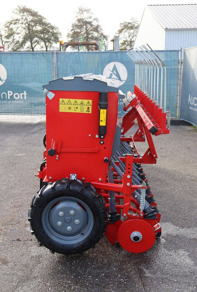 UNIA POZNANIAK 420/3 - Sejalna oprema: slika 4 UNIA POZNANIAK 420/3 - Sejalna oprema: slika 4