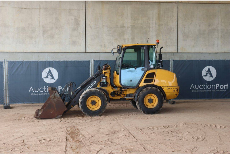 Volvo L25F-P - Kolesni nakladalec: slika 1 Volvo L25F-P - Kolesni nakladalec: slika 1