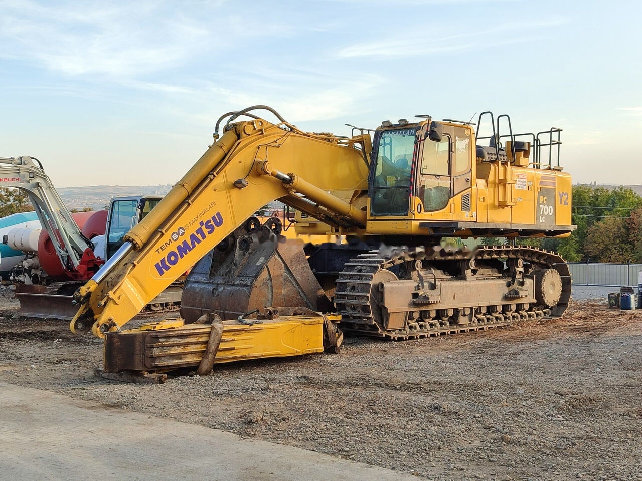 Komatsu PC700 - Bager goseničar: slika 1 Komatsu PC700 - Bager goseničar: slika 1