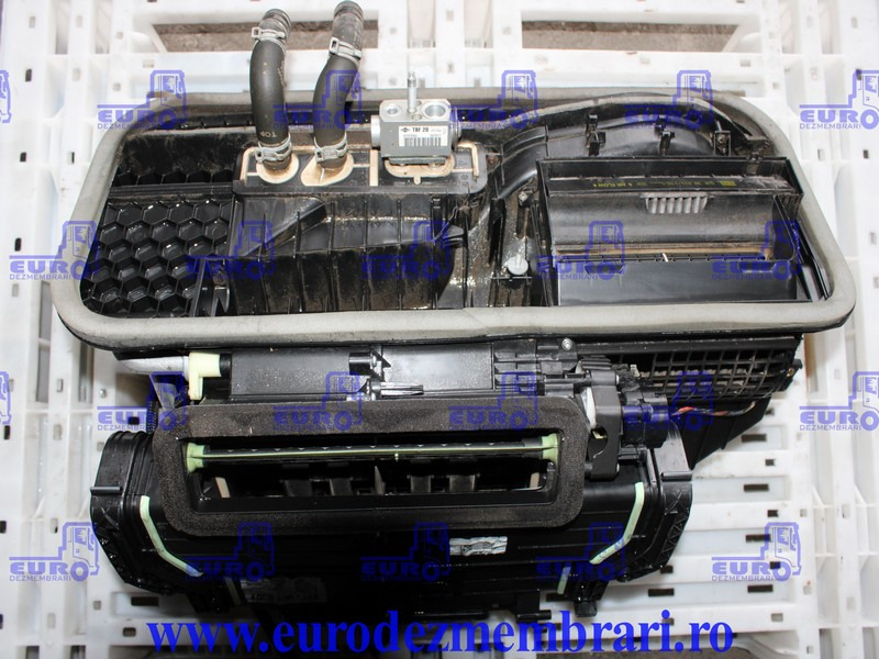 CARCASA SISTEM CLIMATIZARE MERCEDES ACTROS MP4 A9608305560 - Klimatski del za Tovornjak: slika 1 CARCASA SISTEM CLIMATIZARE MERCEDES ACTROS MP4 A9608305560 - Klimatski del za Tovornjak: slika 1